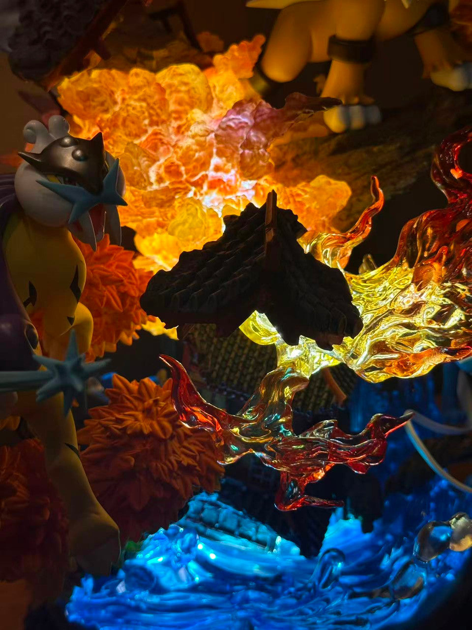 [Warehouse in Stock] 666 Studio - Statue - Pokémon Legendary Pokémon Entei & Raikou & Suicune with LED Emerald color