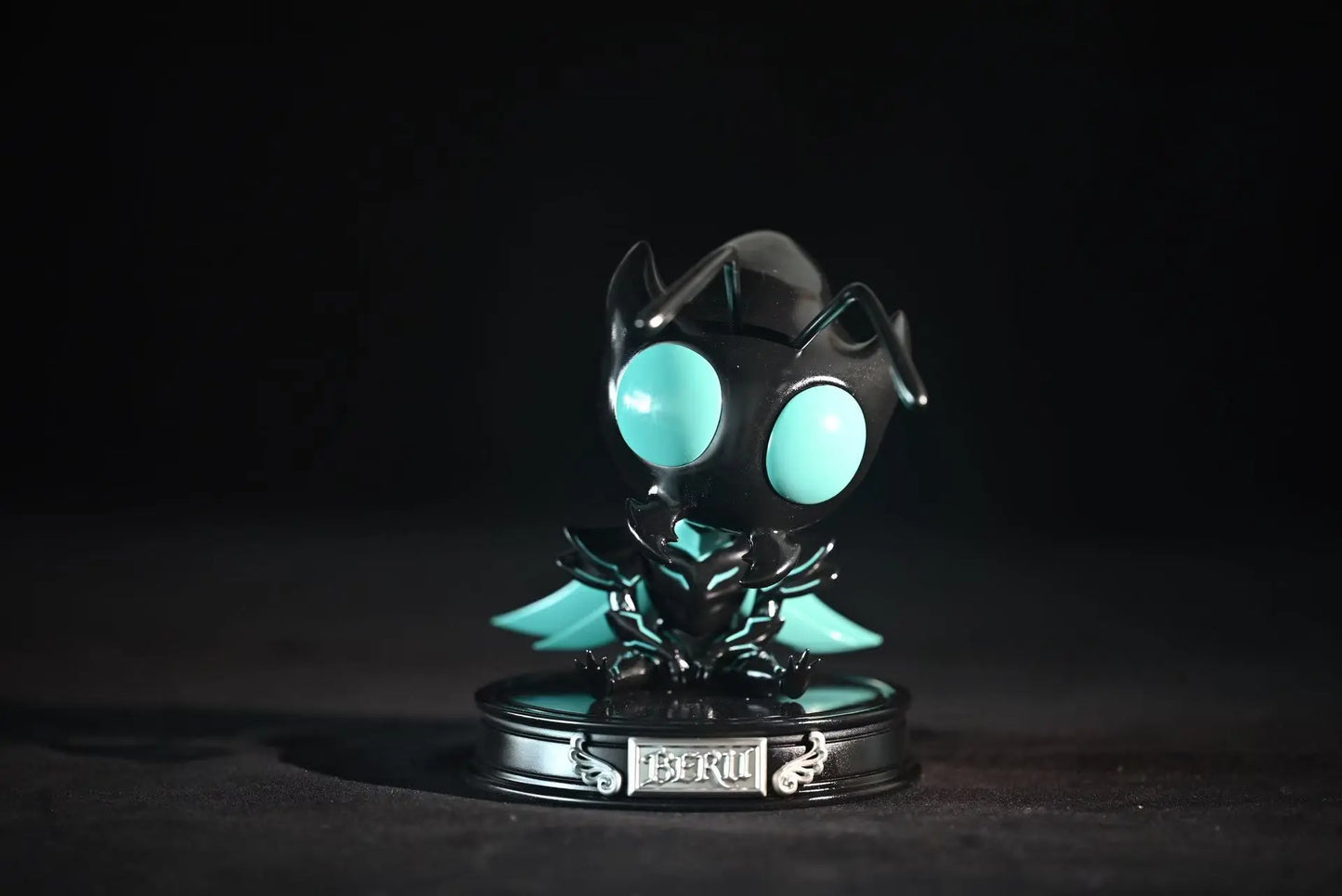 [Pre-Order] Hippo Studio & Lazy Studio - Statue - Solo Leveling - Seated Series Igris & Beru