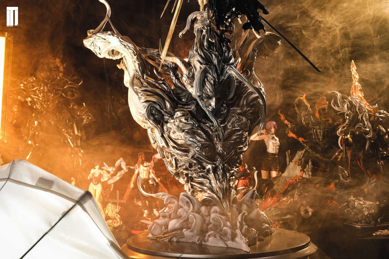 [Warehouse in Stock] Iron Curtain Studio - Statue - Final Fantasy VII Anniversary collection Supreme Collection series Sephiroth